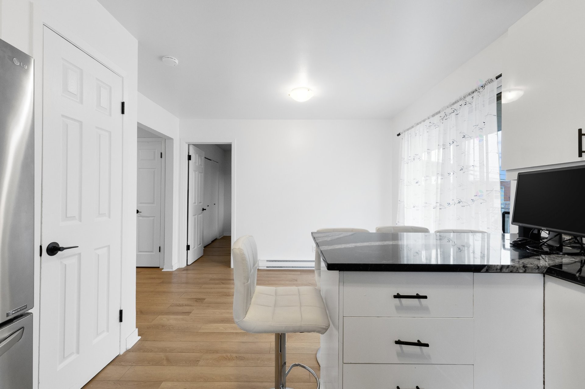 









11641

 - 11645


Av. Laurier

,
Montréal (Montréal-Nord),




QC
H1G4A8

