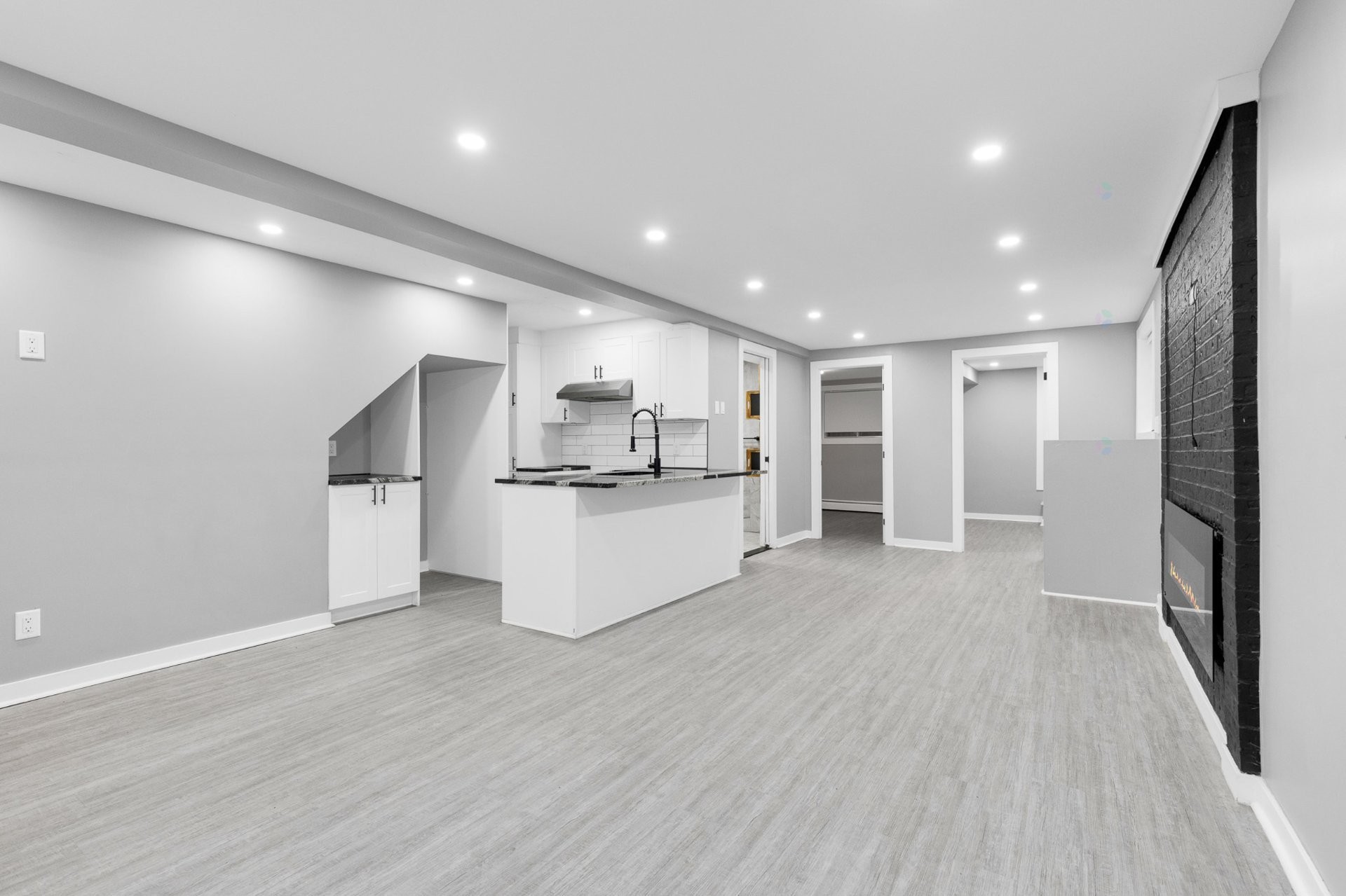 









11641

 - 11645


Av. Laurier

,
Montréal (Montréal-Nord),




QC
H1G4A8

