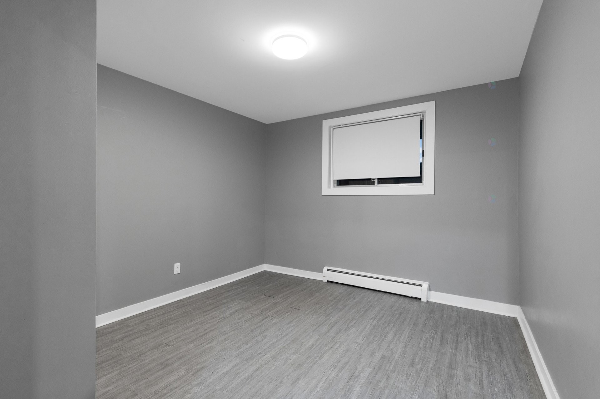 









11641

 - 11645


Av. Laurier

,
Montréal (Montréal-Nord),




QC
H1G4A8

