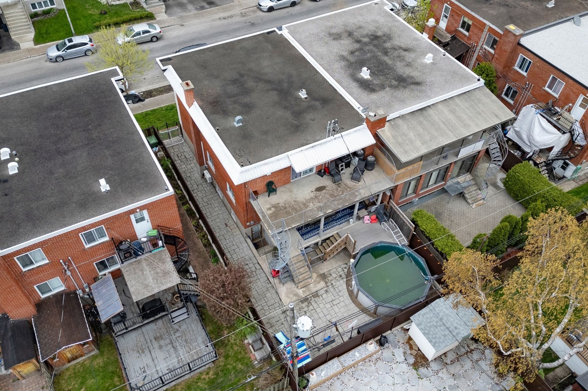 









11641

 - 11645


Av. Laurier

,
Montréal (Montréal-Nord),




QC
H1G4A8

