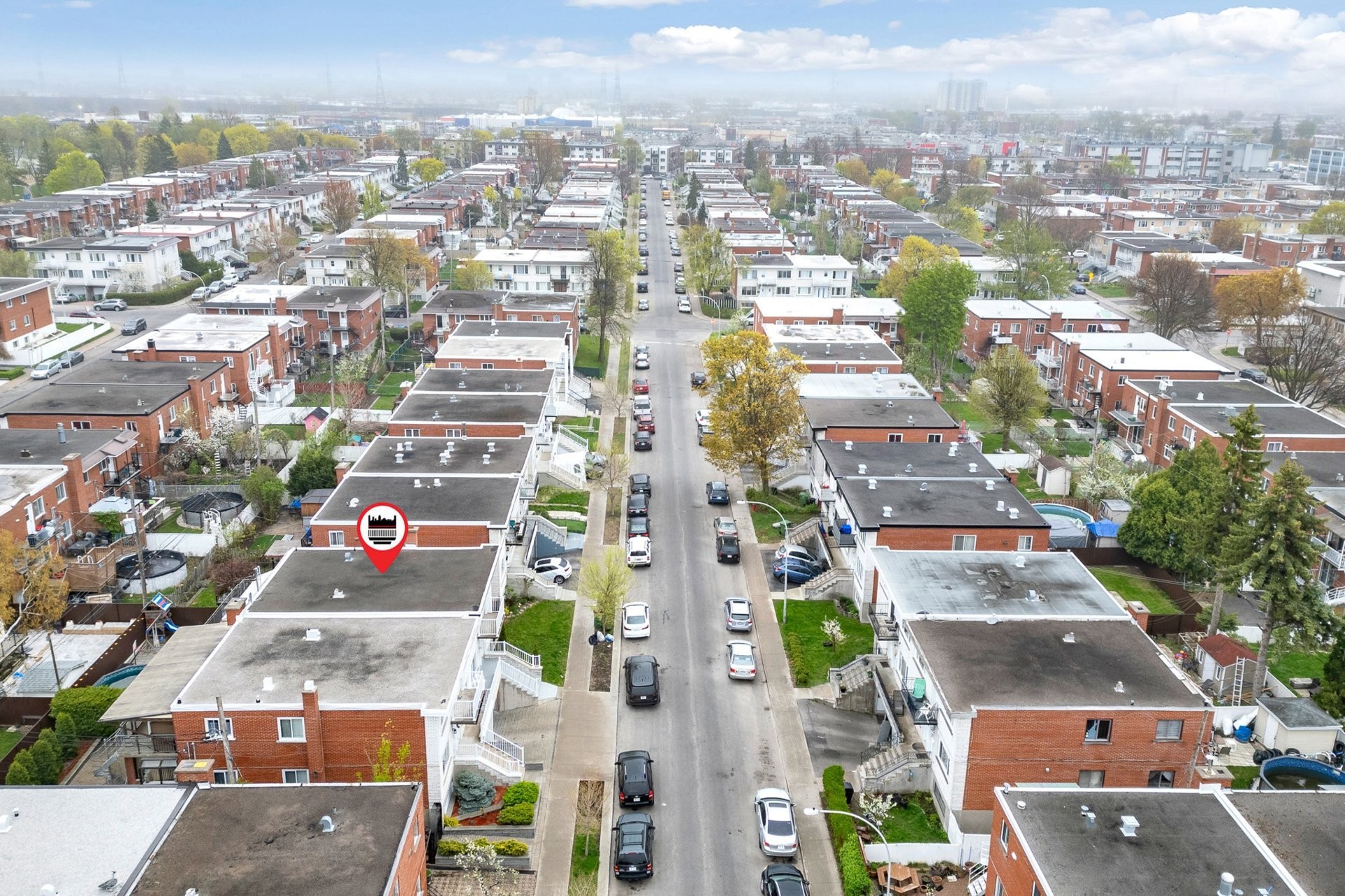 









11641

 - 11645


Av. Laurier

,
Montréal (Montréal-Nord),




QC
H1G4A8

