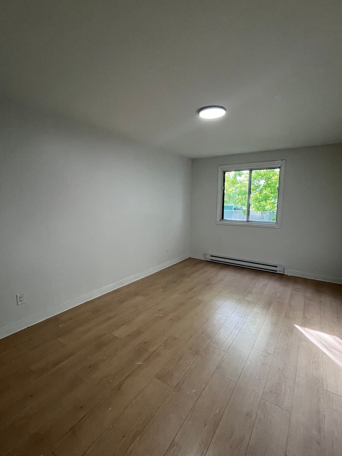 









216


Rue Lawrence

, 114,
Longueuil (Greenfield Park),




QC
J4V1Z1

