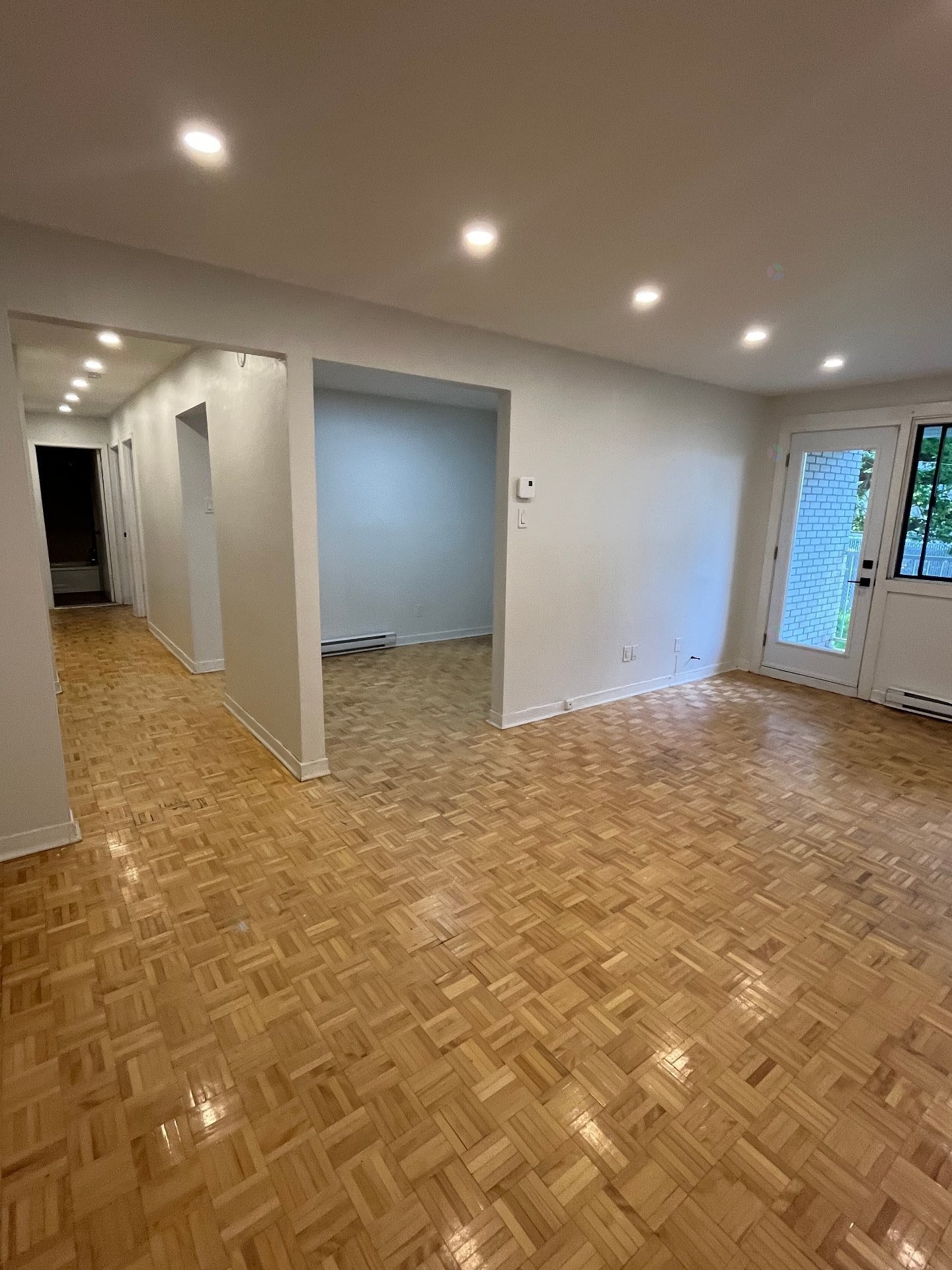 









216


Rue Lawrence

, 114,
Longueuil (Greenfield Park),




QC
J4V1Z1

