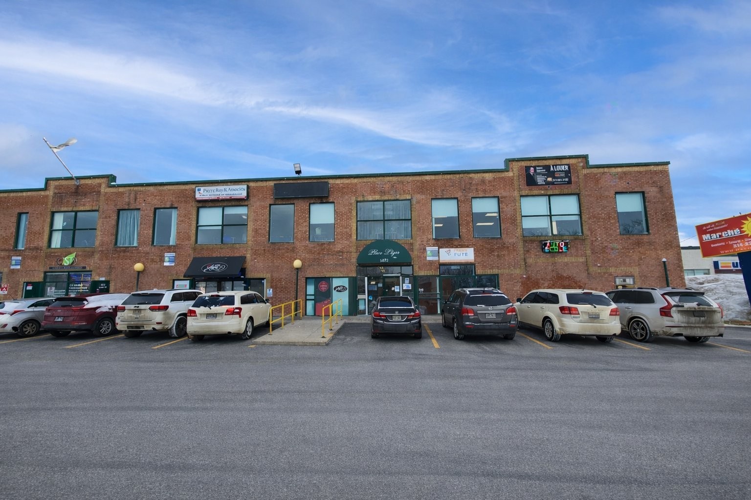 









5872


Boul. Léger

, 9,
Montréal (Montréal-Nord),




QC
H1G1K9

