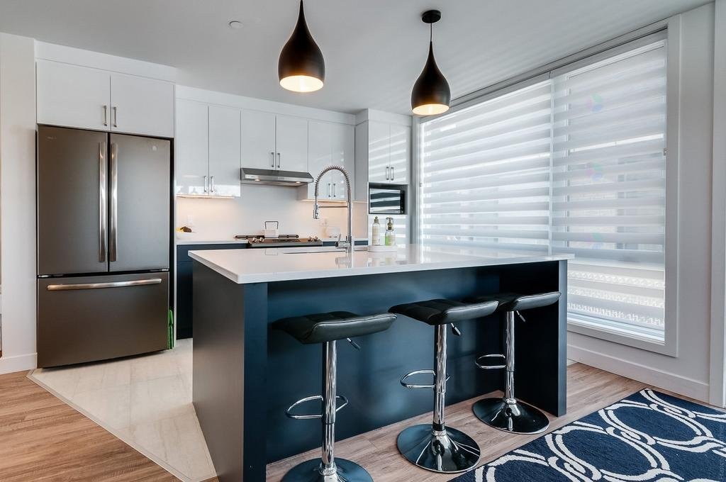 









4199


Av. Doré

,
Longueuil (Saint-Hubert),




QC
J3Y3T1

