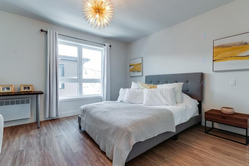 









4199


Av. Doré

,
Longueuil (Saint-Hubert),




QC
J3Y3T1

