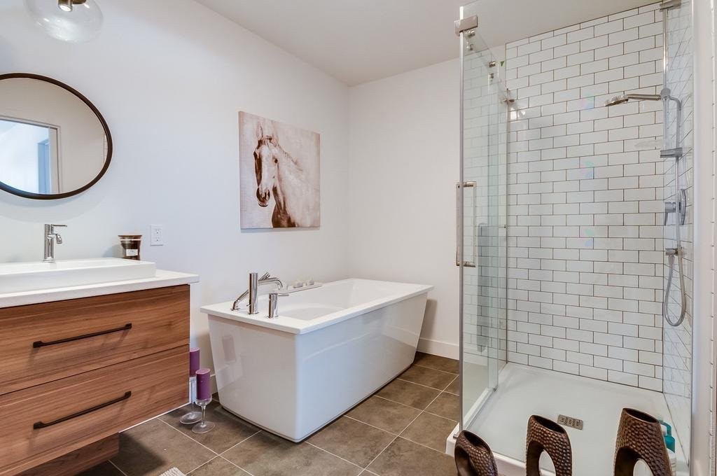 









4199


Av. Doré

,
Longueuil (Saint-Hubert),




QC
J3Y3T1

