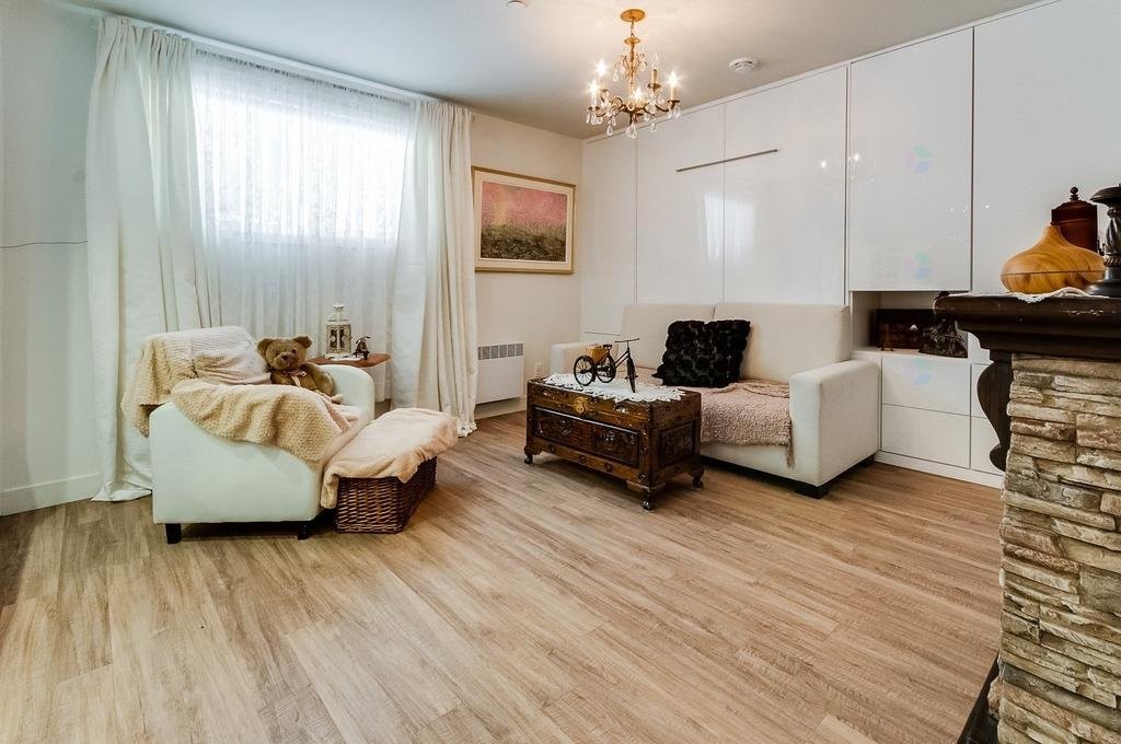 









4199


Av. Doré

,
Longueuil (Saint-Hubert),




QC
J3Y3T1

