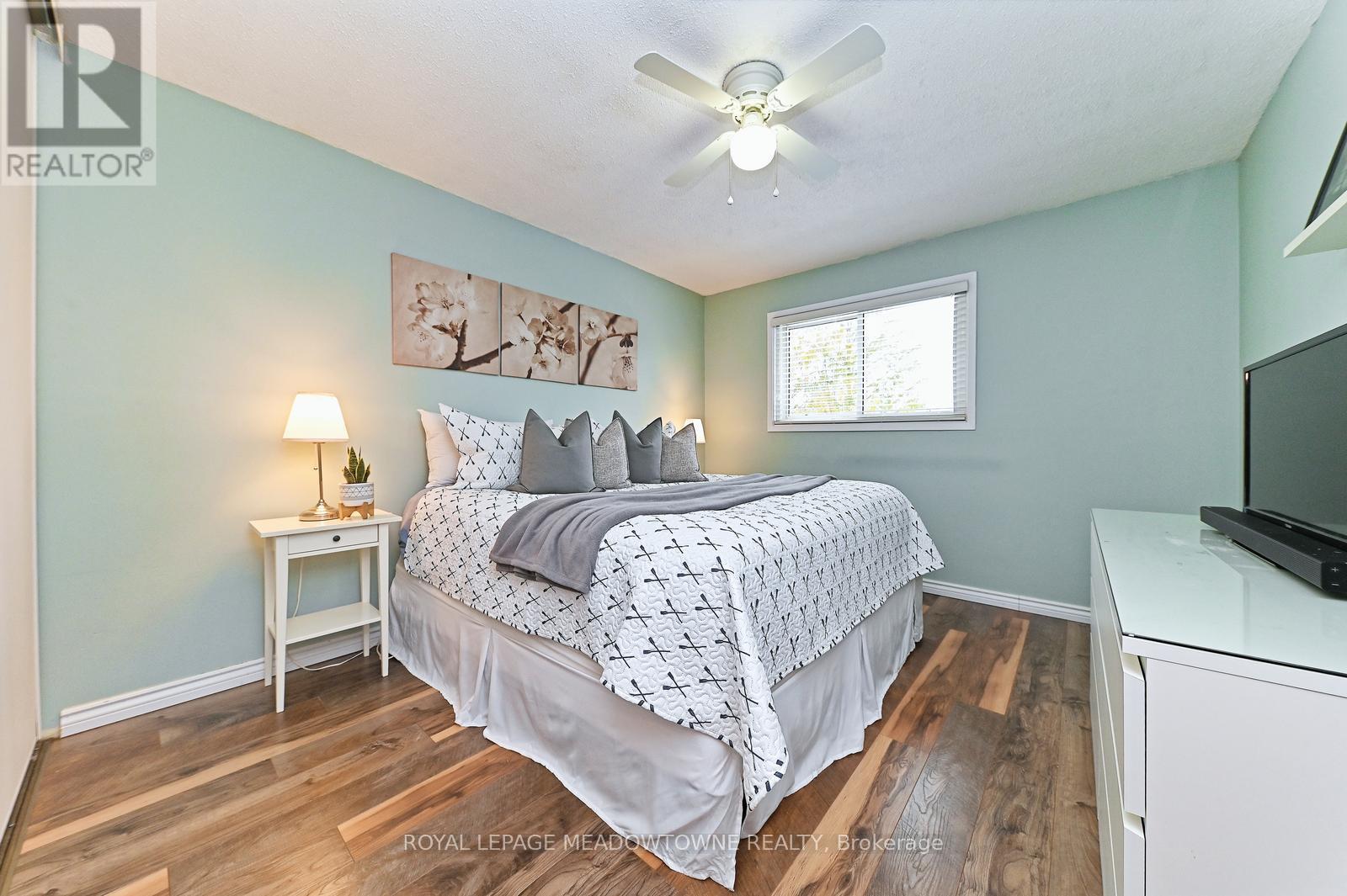 












74 - 80 LYNDEN CIRCLE

,
Halton Hills,




Ontario
L7G4Y8

