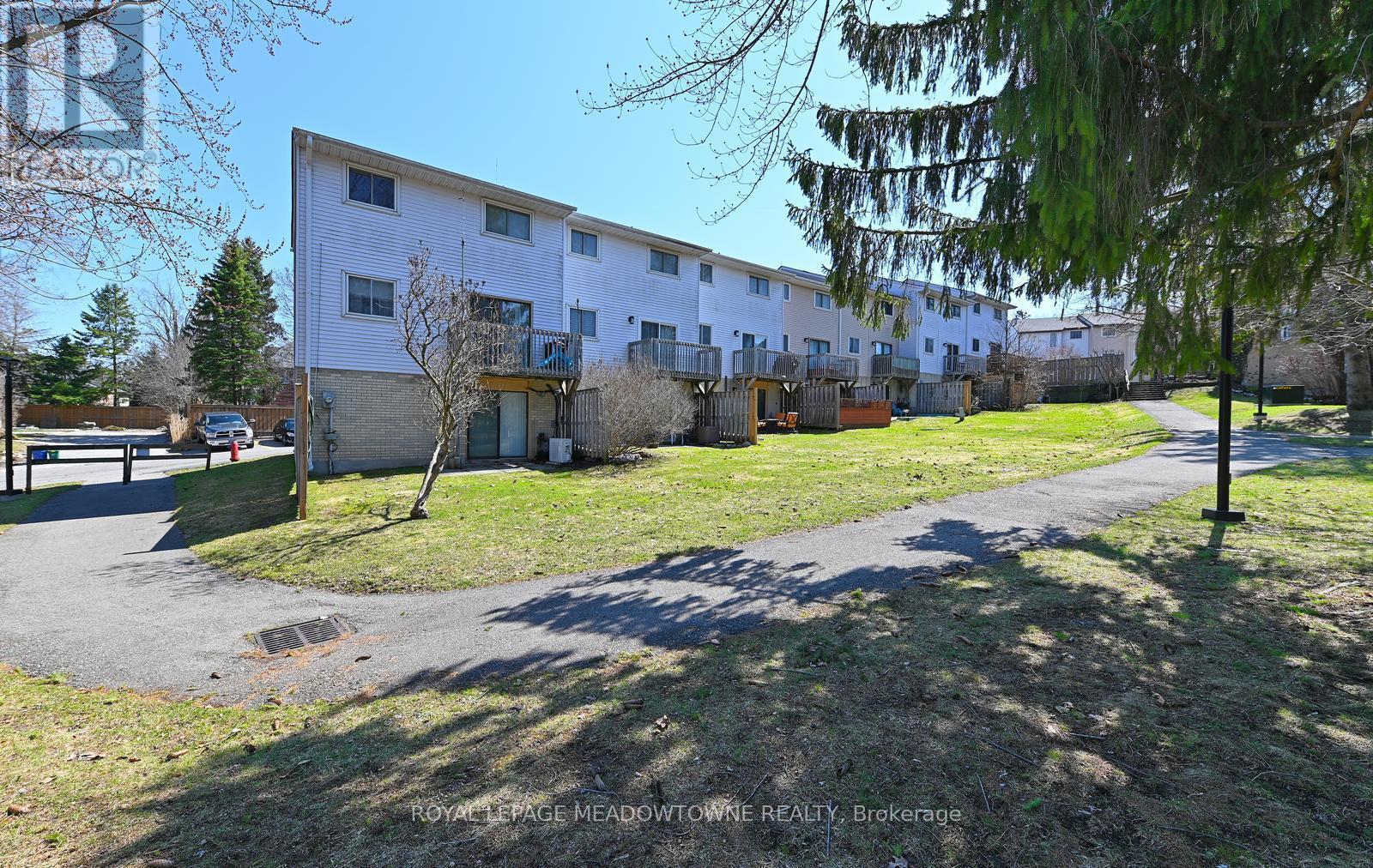 












74 - 80 LYNDEN CIRCLE

,
Halton Hills,




Ontario
L7G4Y8

