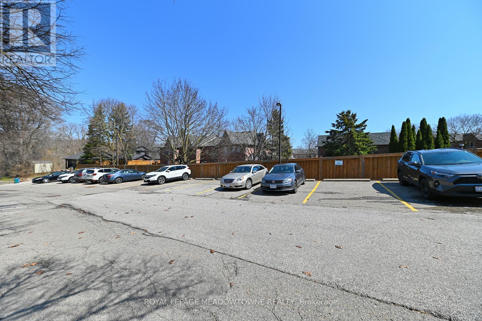 












74 - 80 LYNDEN CIRCLE

,
Halton Hills,




Ontario
L7G4Y8

