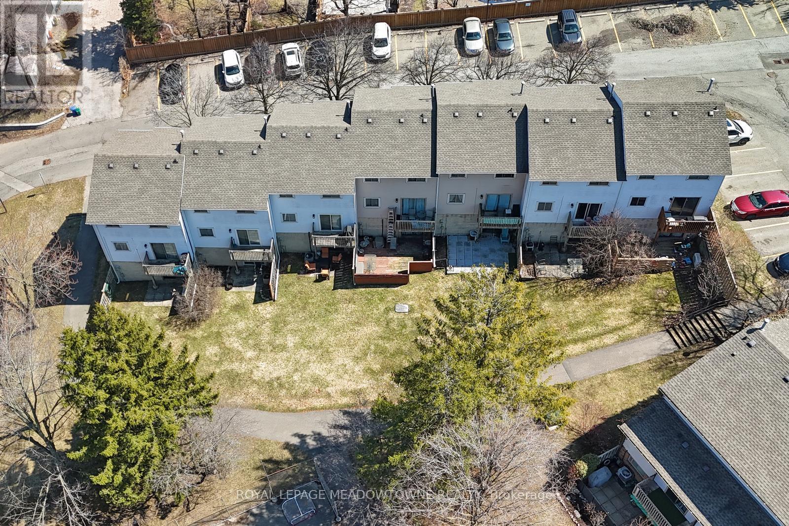 












74 - 80 LYNDEN CIRCLE

,
Halton Hills,




Ontario
L7G4Y8


