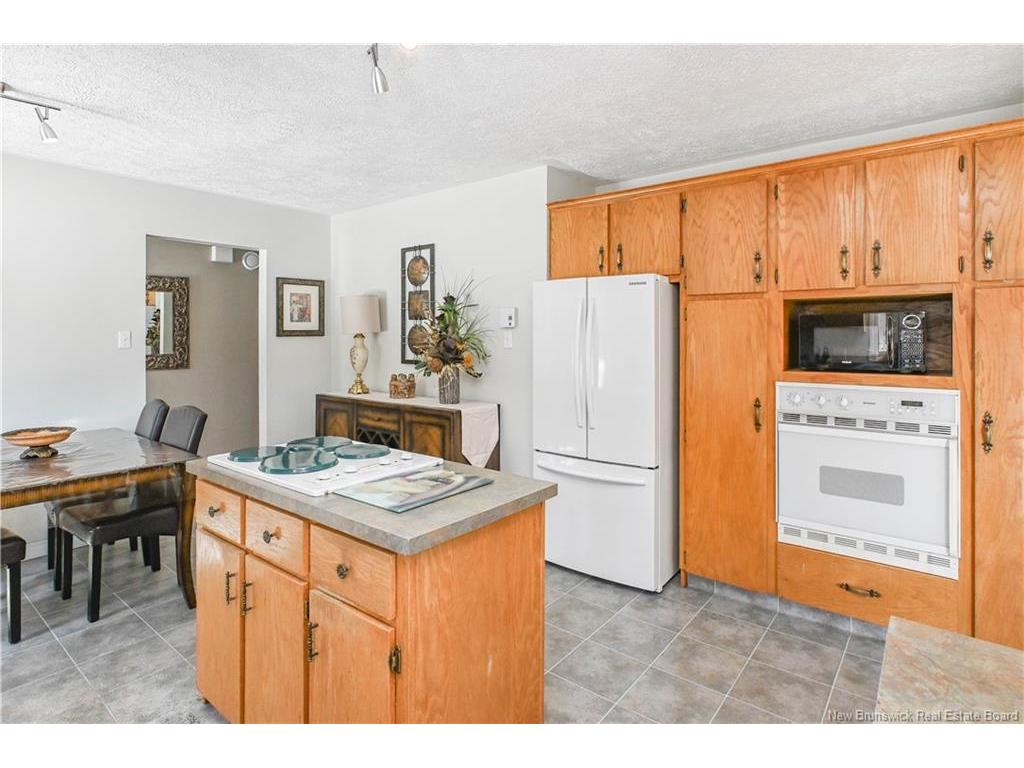 









199


Saint-Simon

RD,
Caraquet,




NB
E1W 1B3

