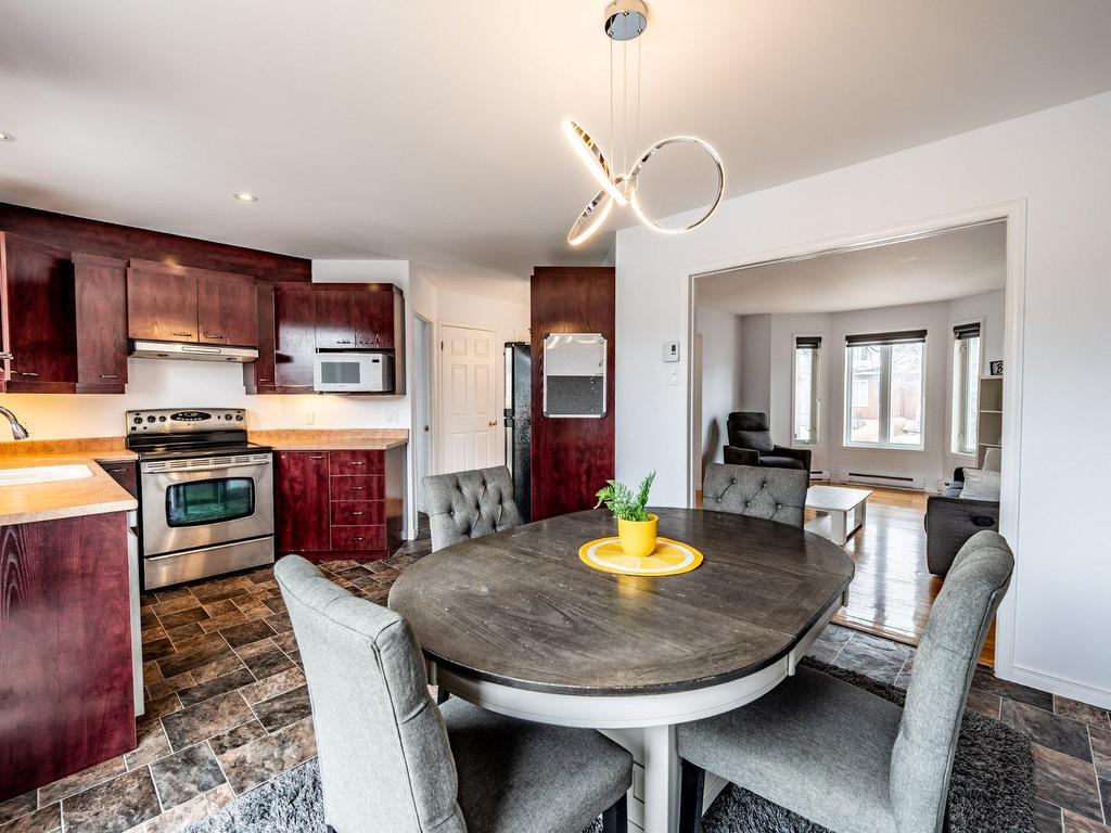 









6955


Rue de Saumur

,
Trois-Rivières,




QC
G9C1L3

