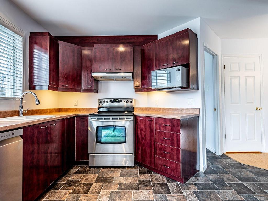 









6955


Rue de Saumur

,
Trois-Rivières,




QC
G9C1L3

