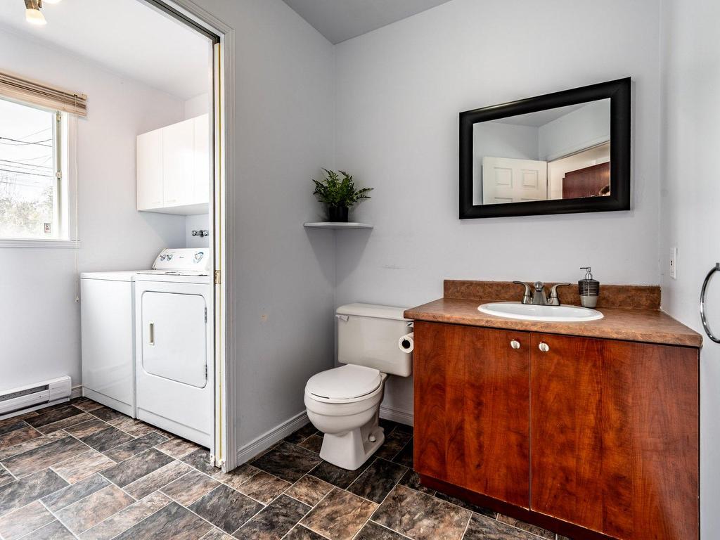 









6955


Rue de Saumur

,
Trois-Rivières,




QC
G9C1L3


