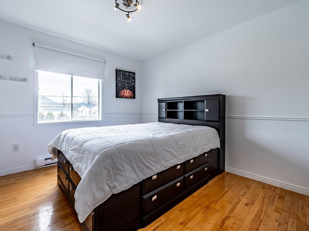 









6955


Rue de Saumur

,
Trois-Rivières,




QC
G9C1L3

