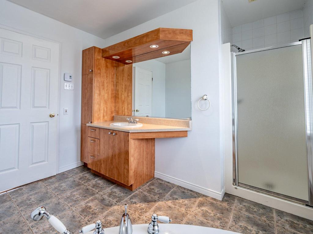 









6955


Rue de Saumur

,
Trois-Rivières,




QC
G9C1L3

