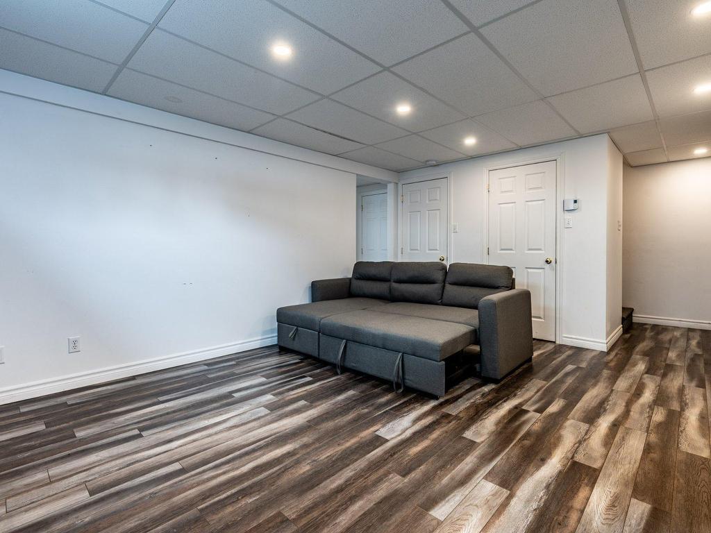 









6955


Rue de Saumur

,
Trois-Rivières,




QC
G9C1L3

