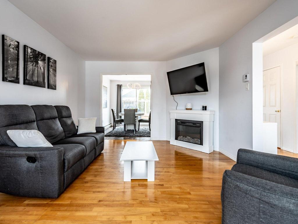 









6955


Rue de Saumur

,
Trois-Rivières,




QC
G9C1L3


