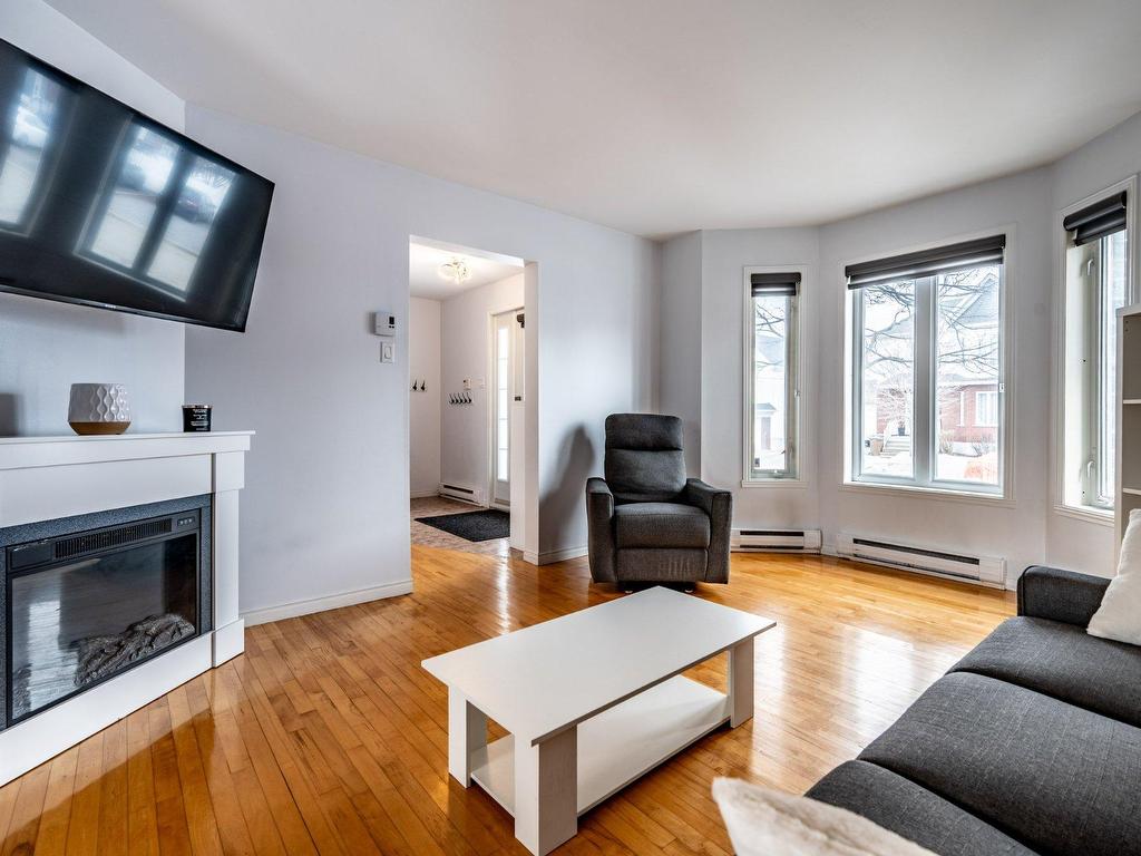 









6955


Rue de Saumur

,
Trois-Rivières,




QC
G9C1L3

