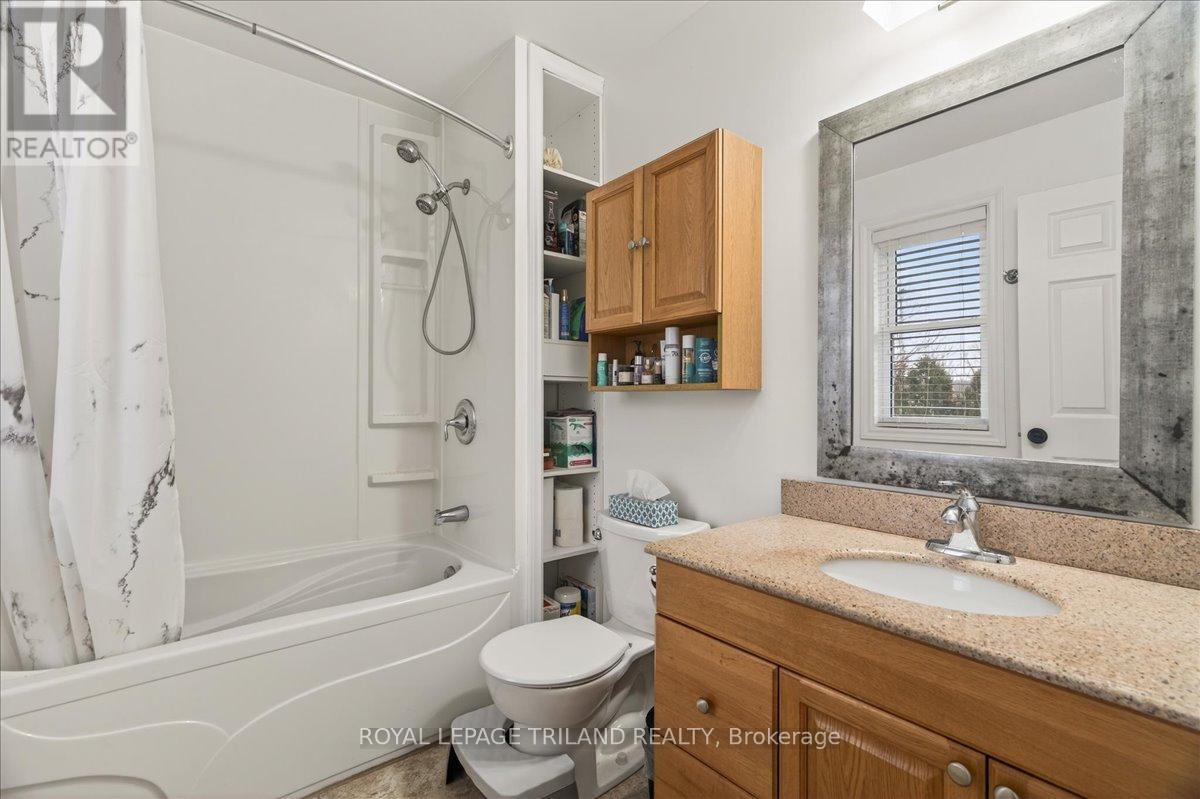 












14 WELLINGTON AVENUE

,
Southwest Middlesex (Appin),




Ontario
N0L1A0

