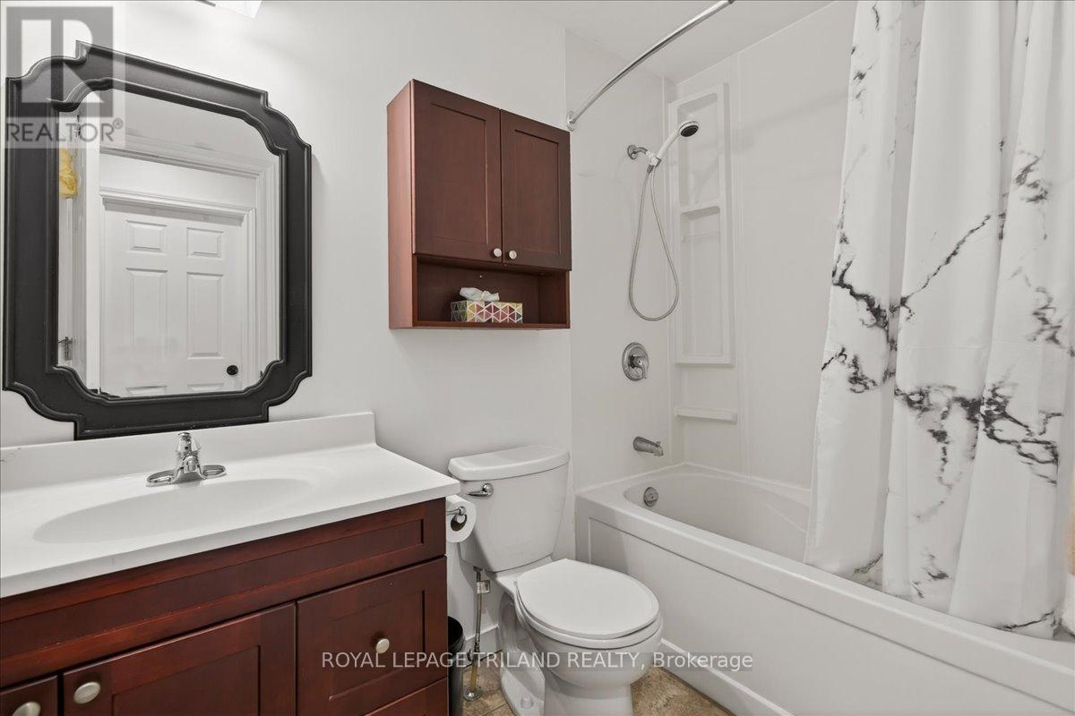 












14 WELLINGTON AVENUE

,
Southwest Middlesex (Appin),




Ontario
N0L1A0

