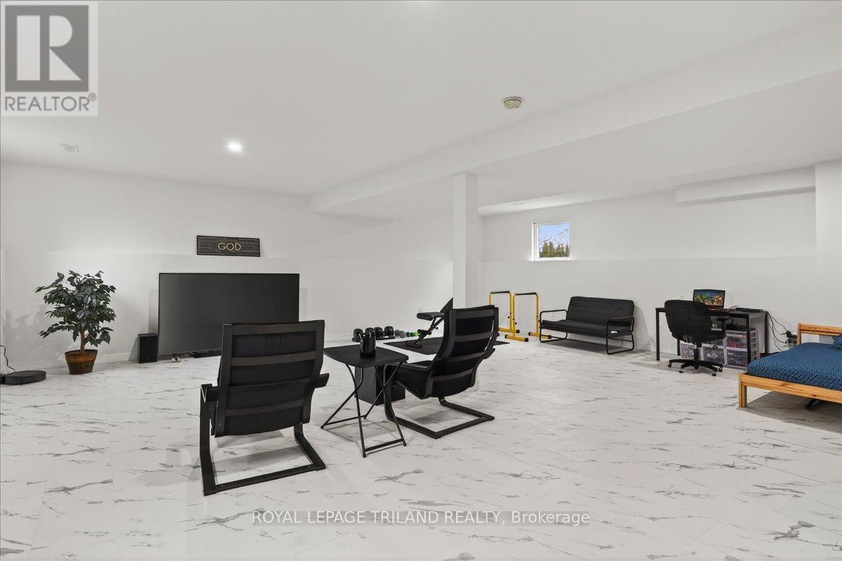 












14 WELLINGTON AVENUE

,
Southwest Middlesex (Appin),




Ontario
N0L1A0

