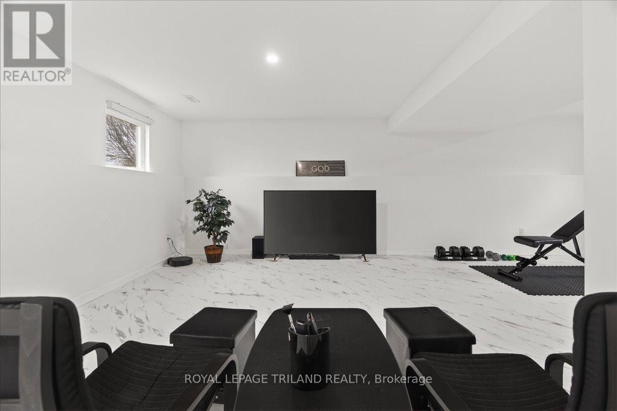 












14 WELLINGTON AVENUE

,
Southwest Middlesex (Appin),




Ontario
N0L1A0


