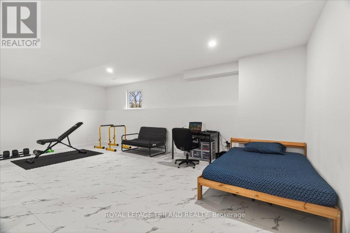 












14 WELLINGTON AVENUE

,
Southwest Middlesex (Appin),




Ontario
N0L1A0

