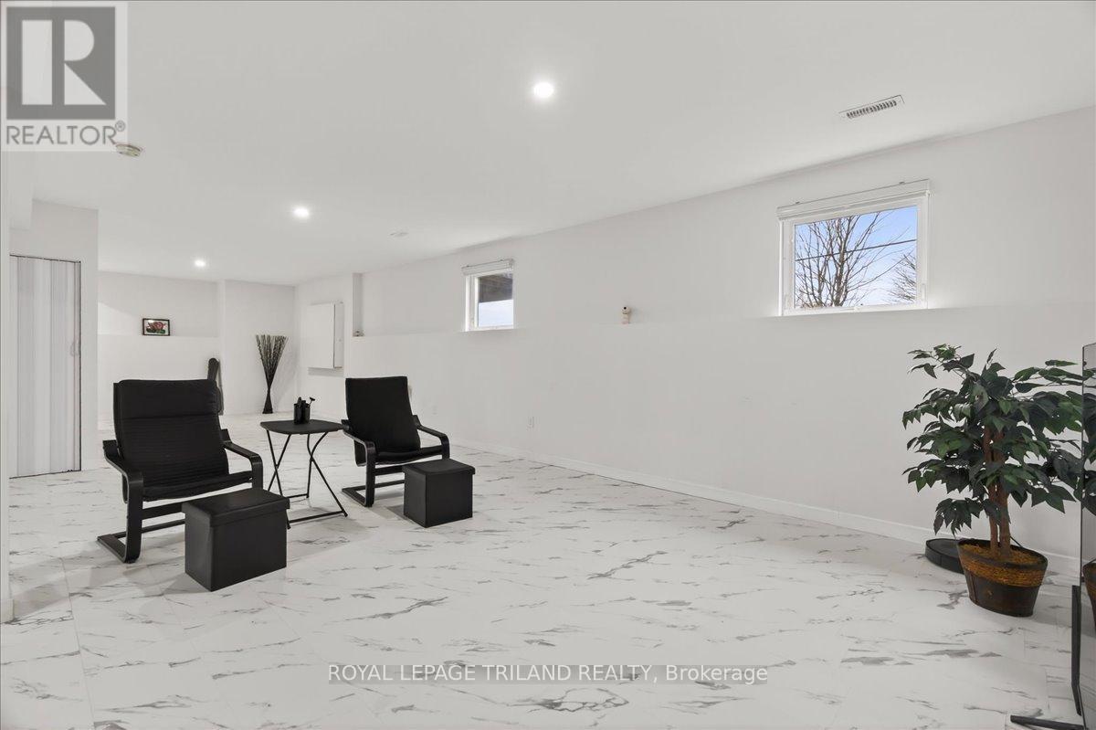 












14 WELLINGTON AVENUE

,
Southwest Middlesex (Appin),




Ontario
N0L1A0

