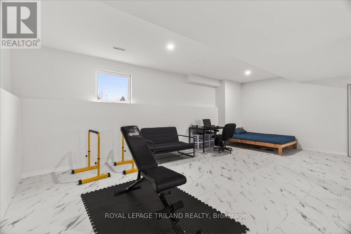 












14 WELLINGTON AVENUE

,
Southwest Middlesex (Appin),




Ontario
N0L1A0

