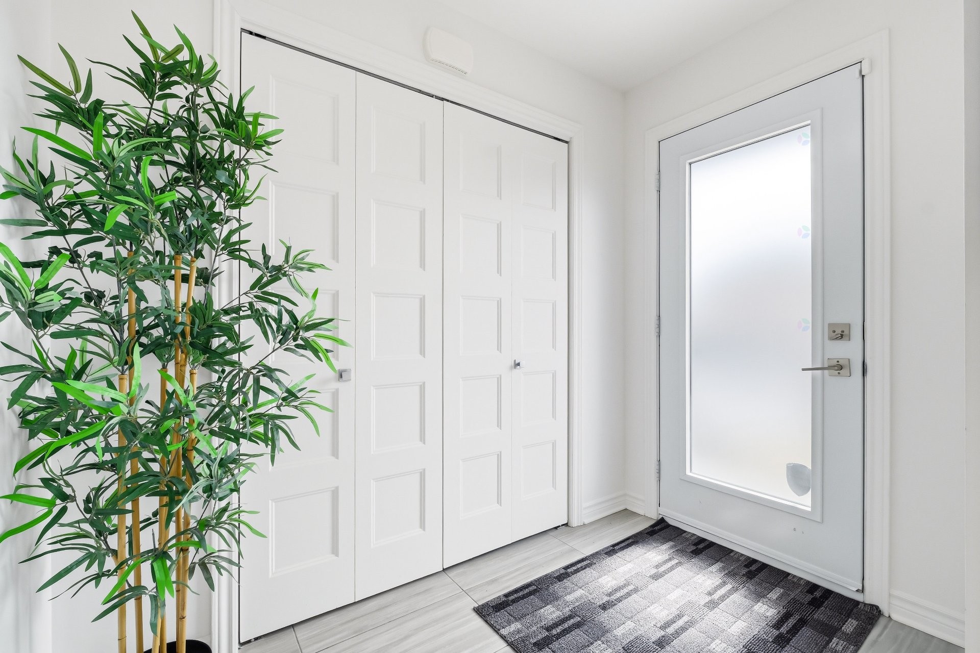 









756


Rue Richelieu

,
Saint-Roch-de-Richelieu,




QC
J0L2M0

