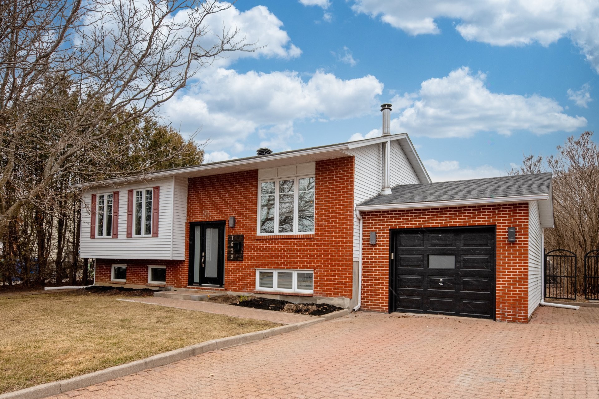 









1629


Av. Fonrouge

,
Chambly,




QC
J3L4Y7

