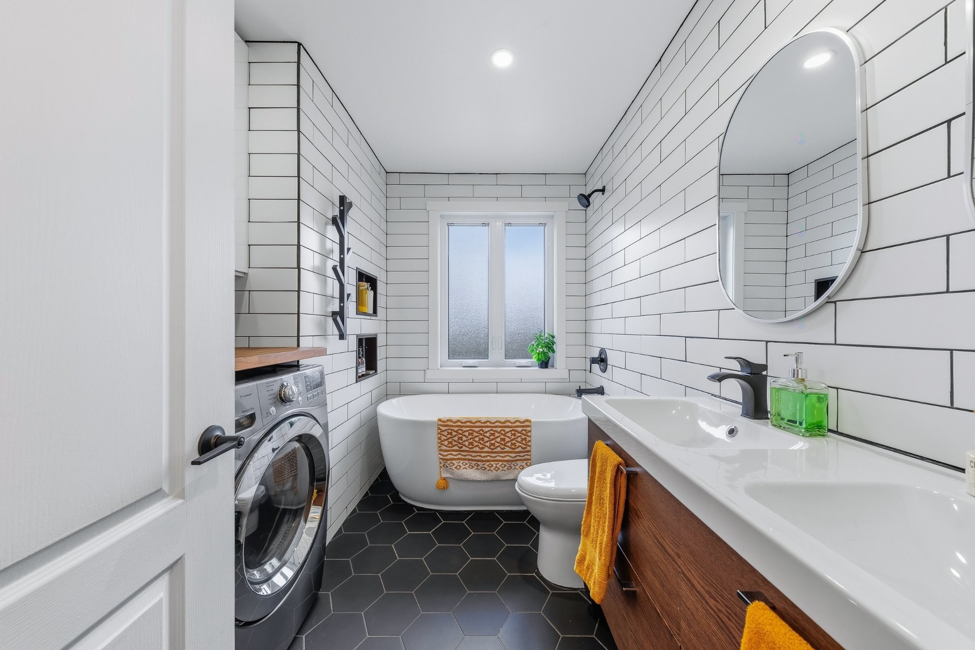 









1629


Av. Fonrouge

,
Chambly,




QC
J3L4Y7

