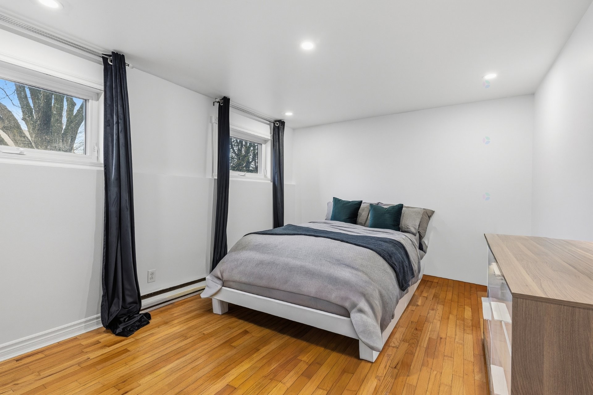 









1629


Av. Fonrouge

,
Chambly,




QC
J3L4Y7

