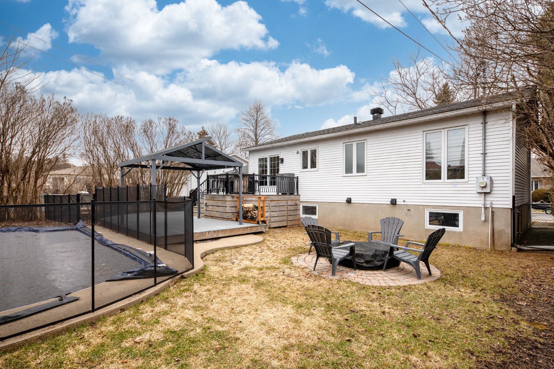 









1629


Av. Fonrouge

,
Chambly,




QC
J3L4Y7

