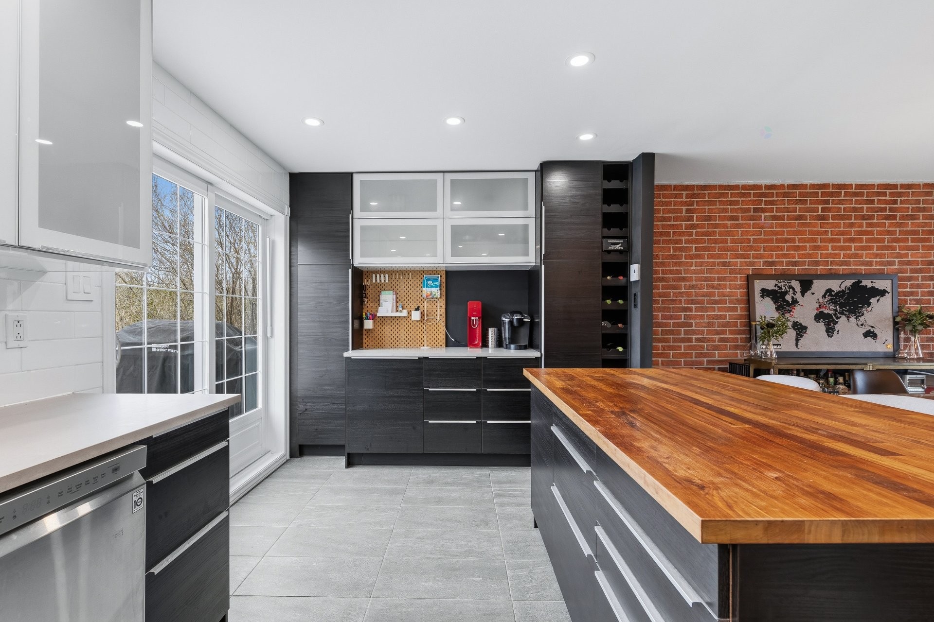 









1629


Av. Fonrouge

,
Chambly,




QC
J3L4Y7

