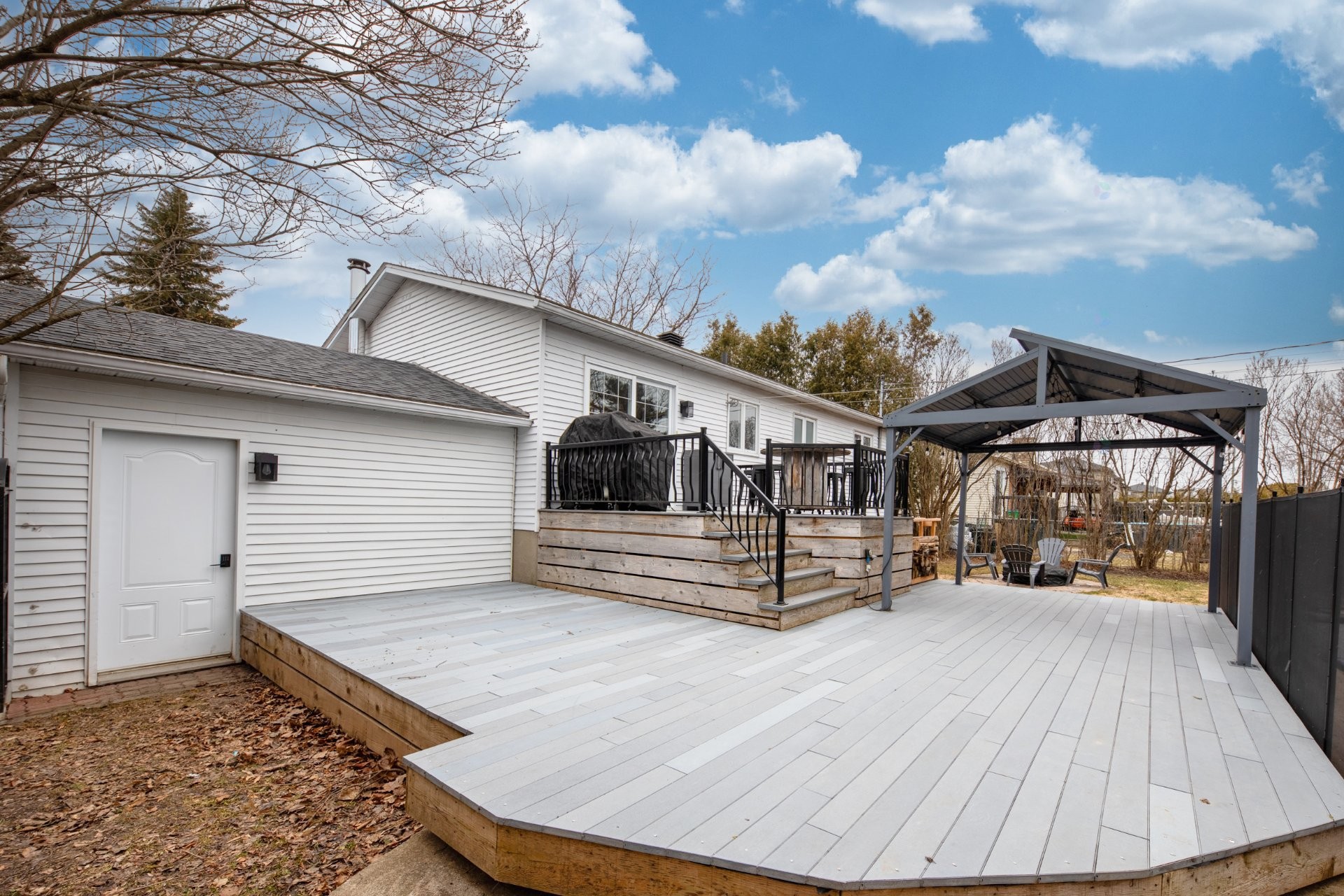 









1629


Av. Fonrouge

,
Chambly,




QC
J3L4Y7

