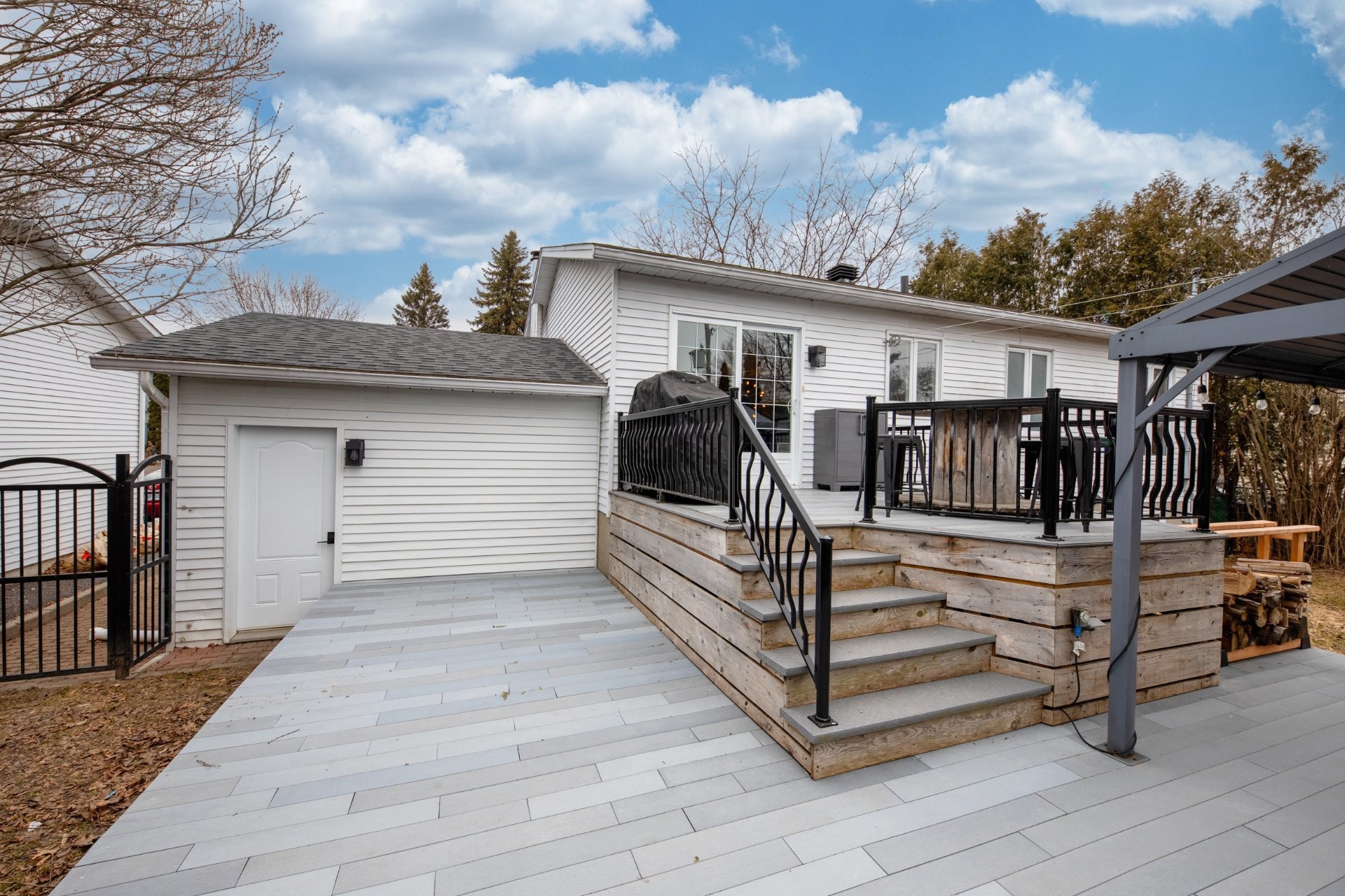 









1629


Av. Fonrouge

,
Chambly,




QC
J3L4Y7

