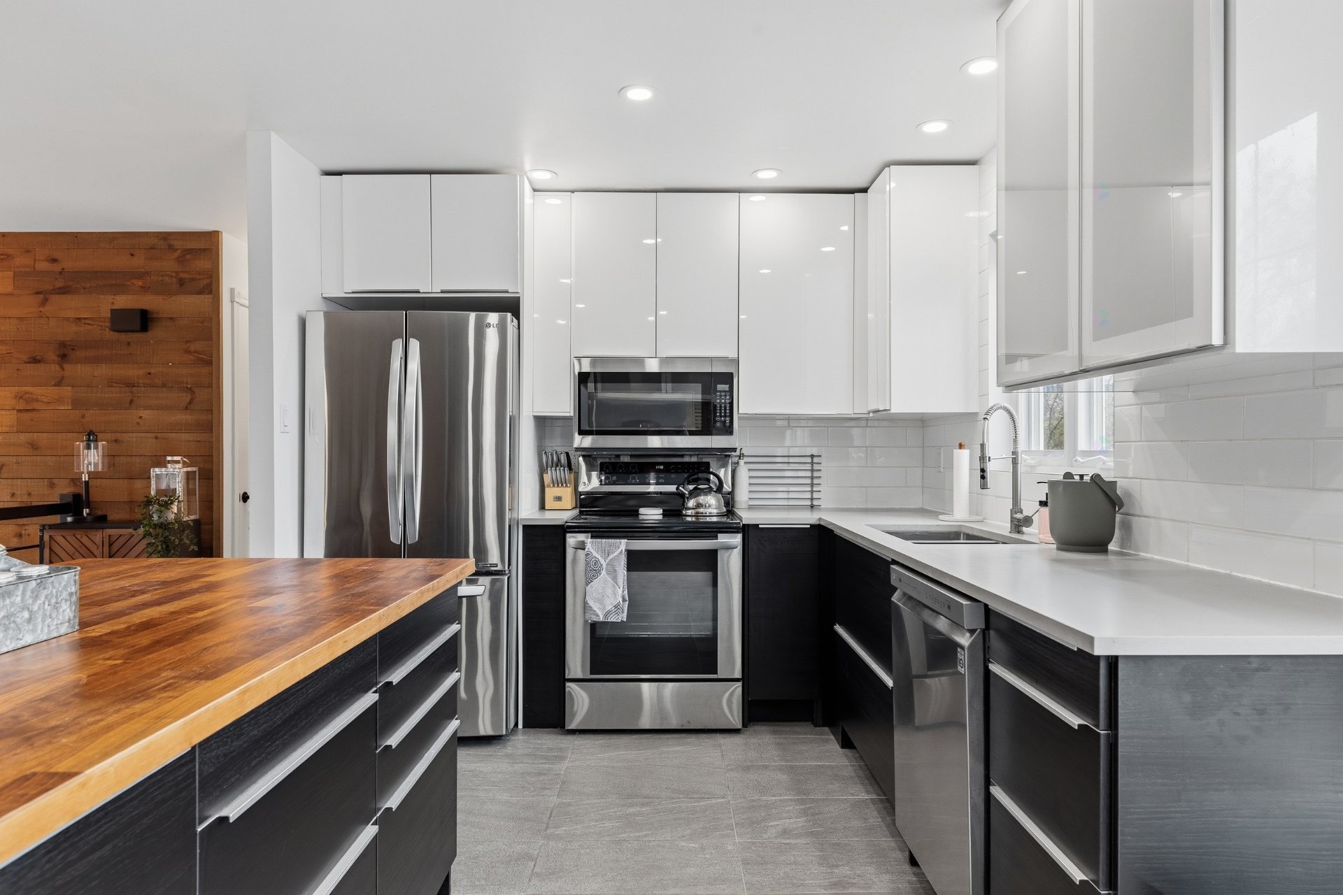 









1629


Av. Fonrouge

,
Chambly,




QC
J3L4Y7

