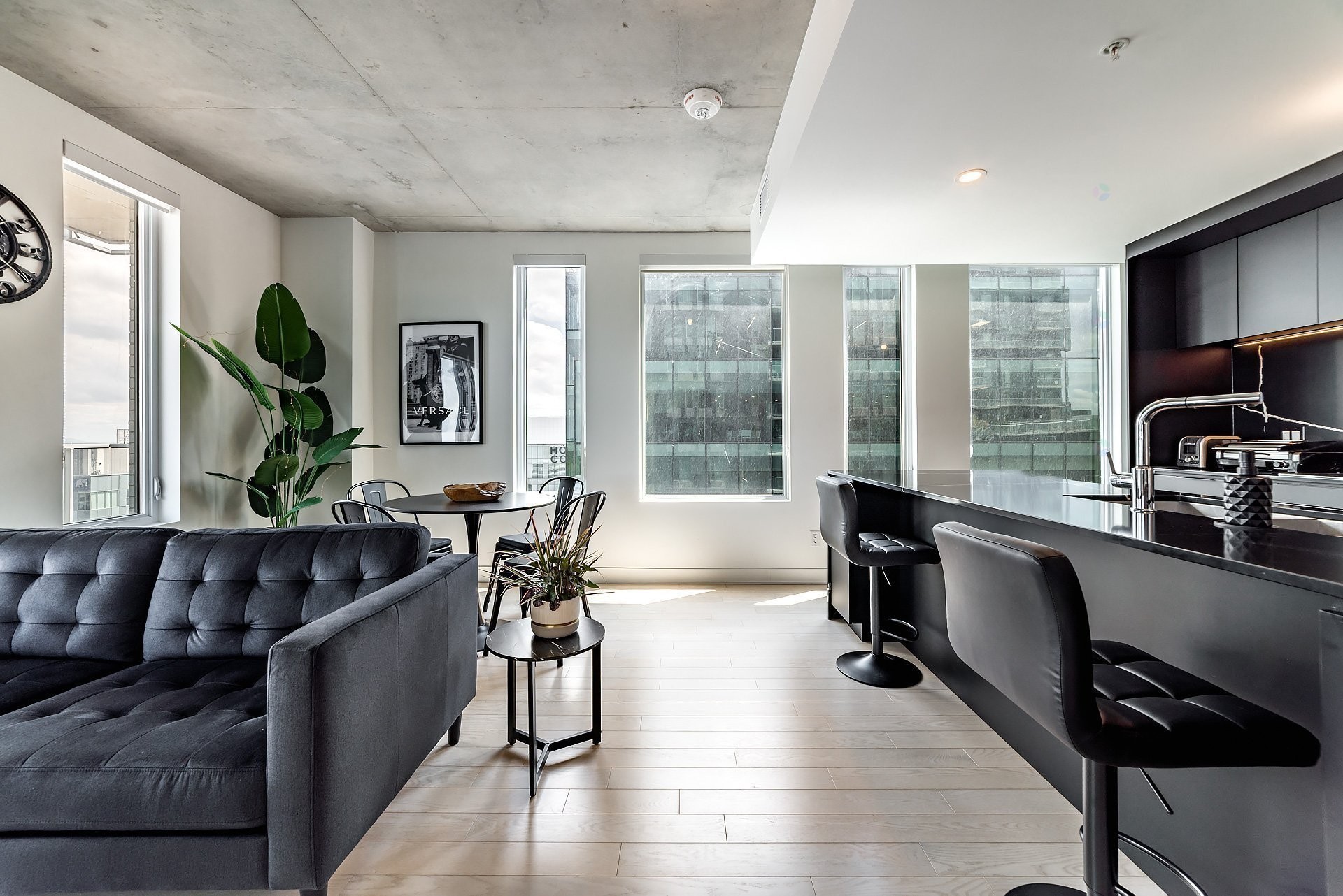 









60


Rue de l'Éclipse

, 1422,
Brossard,




QC
J4Z0T8

