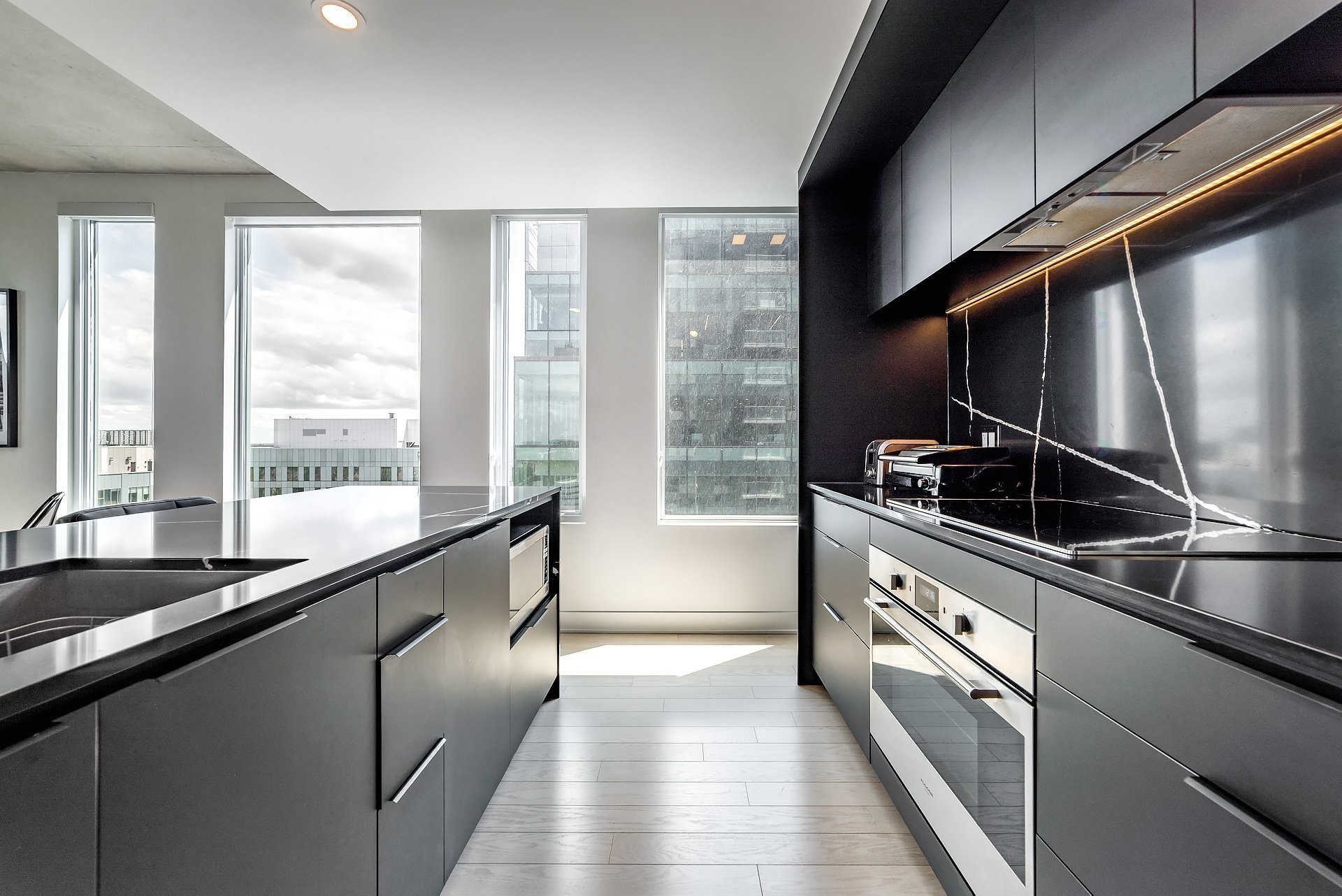 









60


Rue de l'Éclipse

, 1422,
Brossard,




QC
J4Z0T8

