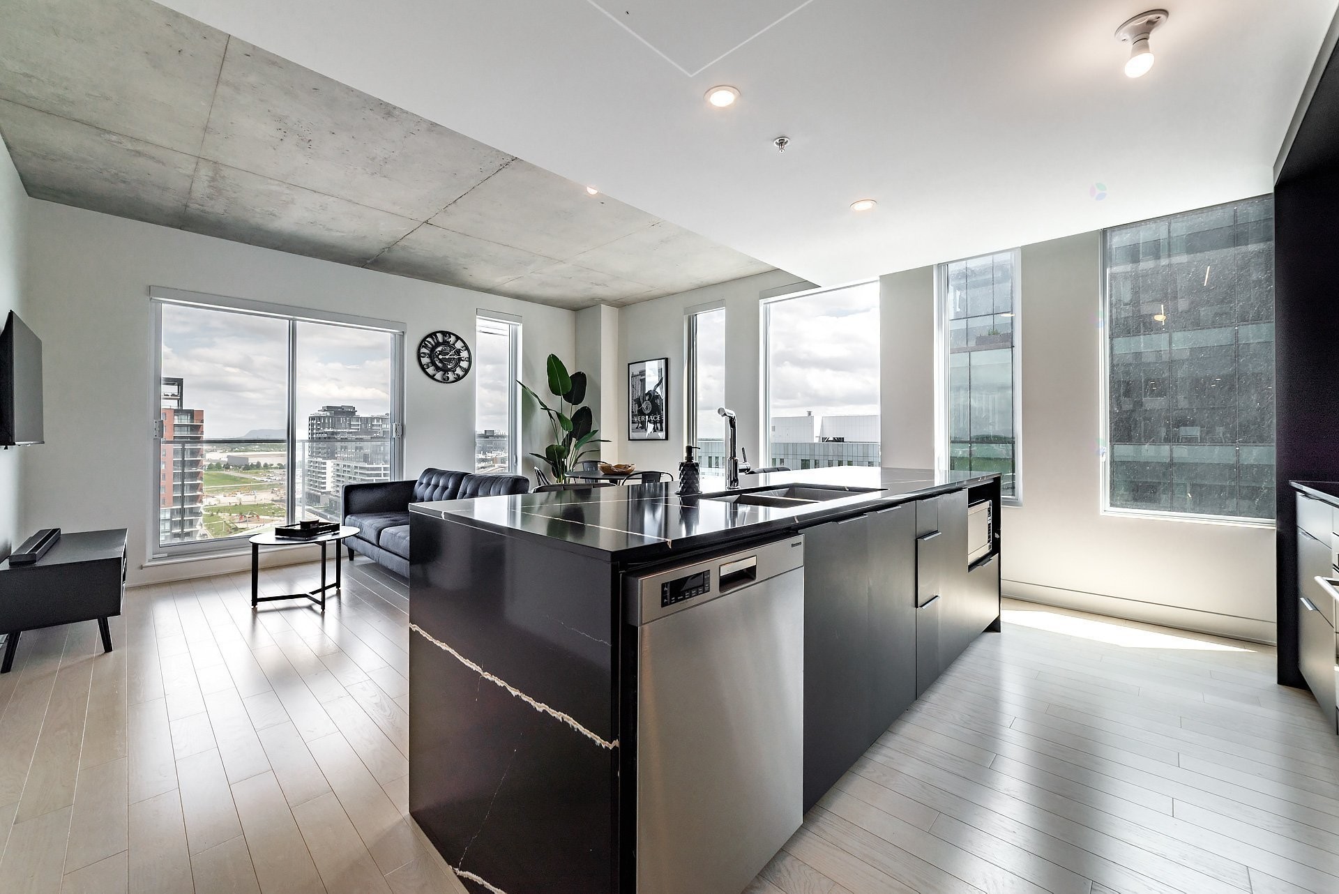 









60


Rue de l'Éclipse

, 1422,
Brossard,




QC
J4Z0T8

