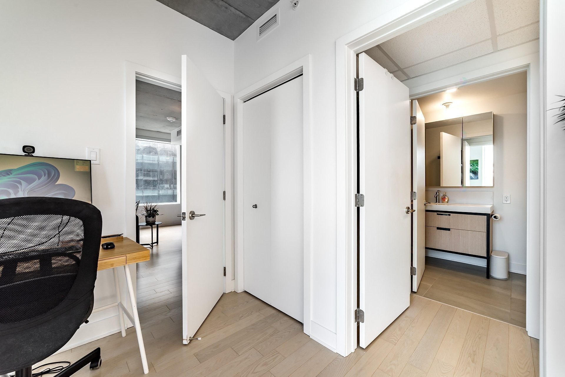 









60


Rue de l'Éclipse

, 1422,
Brossard,




QC
J4Z0T8

