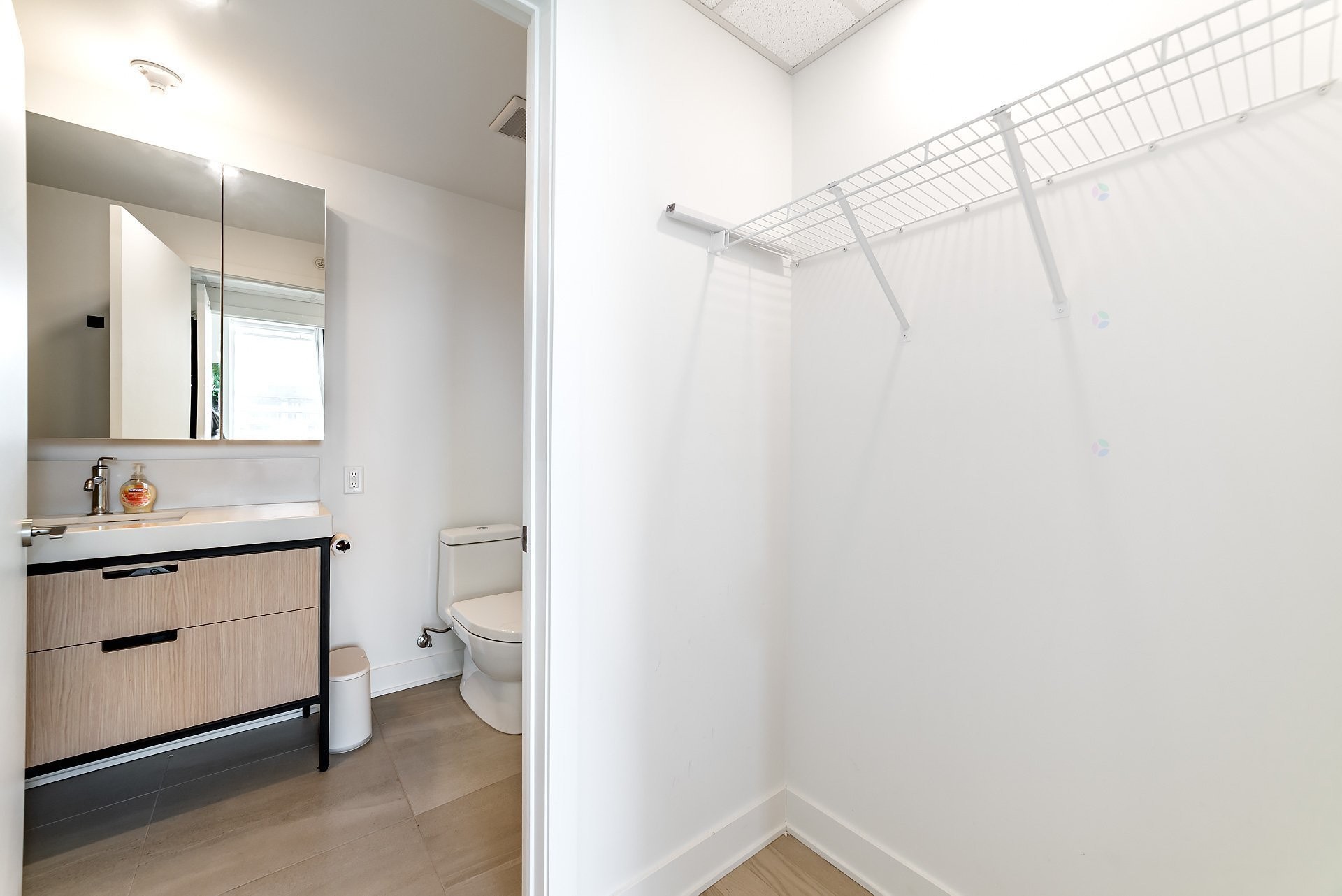 









60


Rue de l'Éclipse

, 1422,
Brossard,




QC
J4Z0T8

