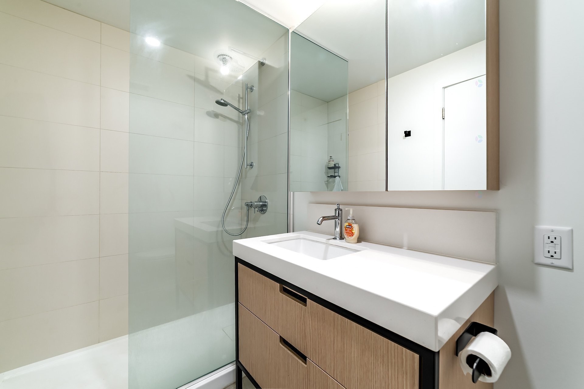 









60


Rue de l'Éclipse

, 1422,
Brossard,




QC
J4Z0T8

