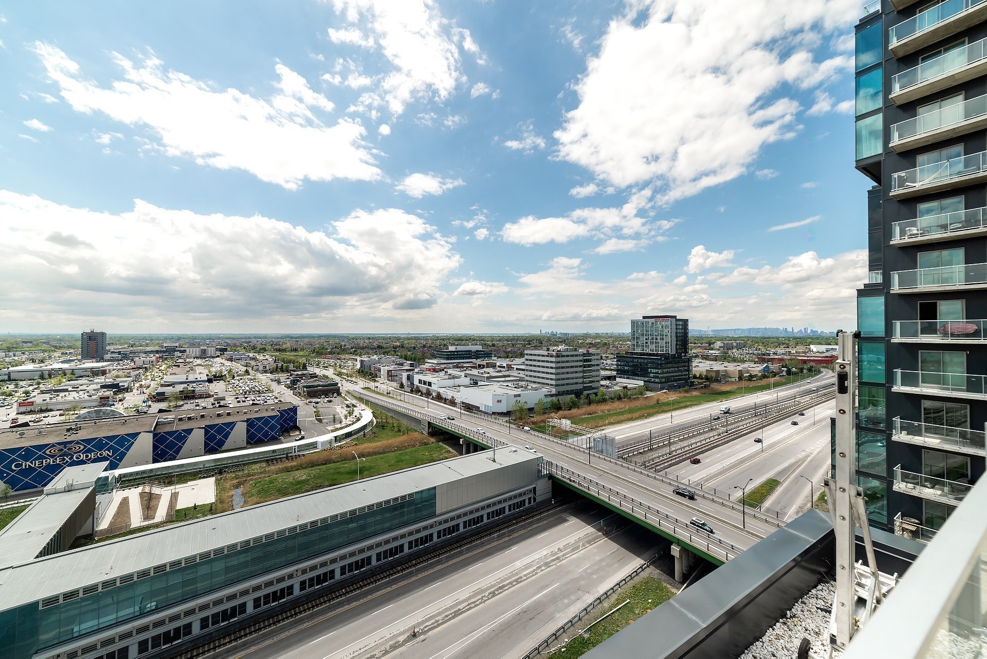 









60


Rue de l'Éclipse

, 1422,
Brossard,




QC
J4Z0T8

