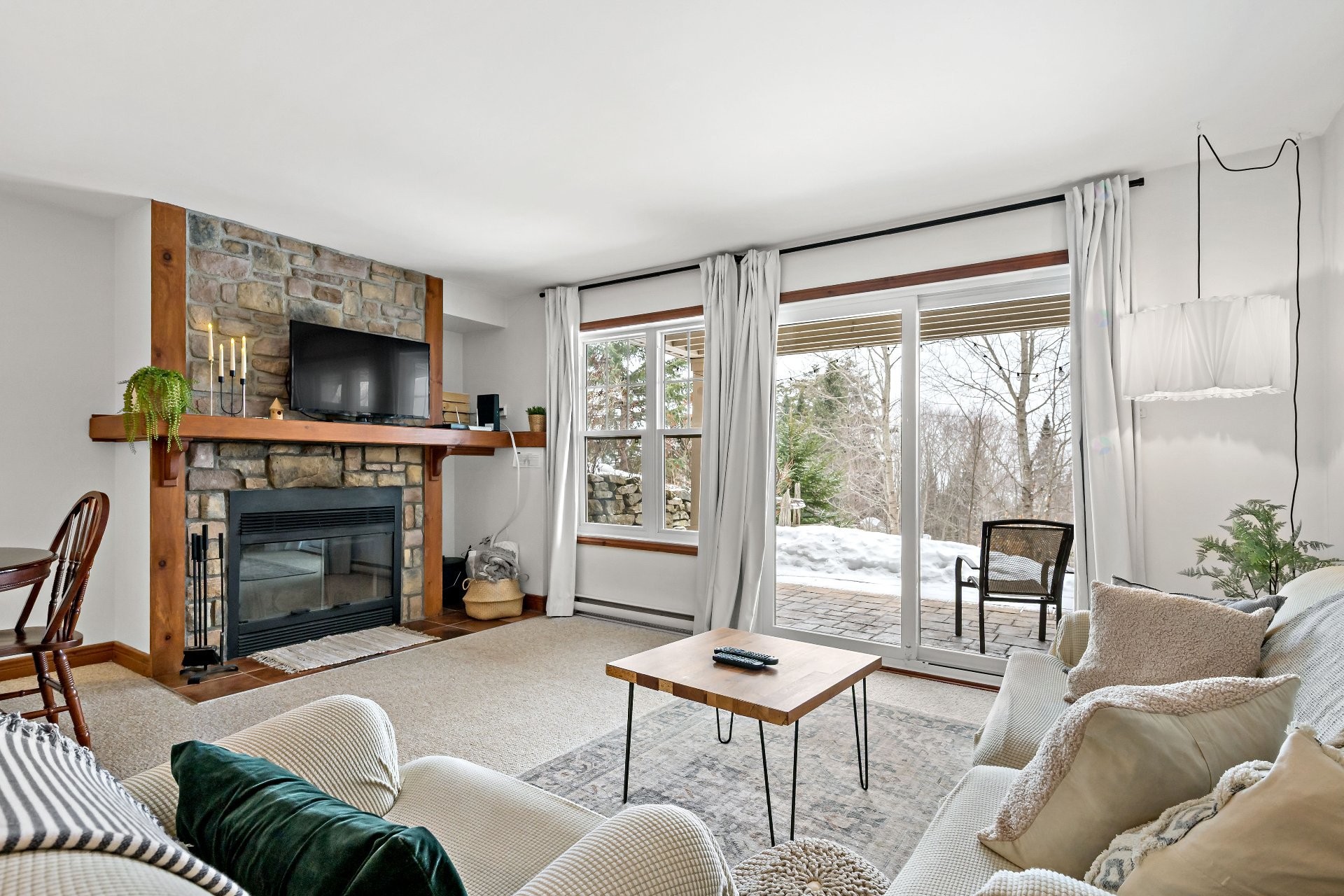 









205


Rue du Mont-Plaisant

, 3,
Mont-Tremblant,




QC
J8E1L2

