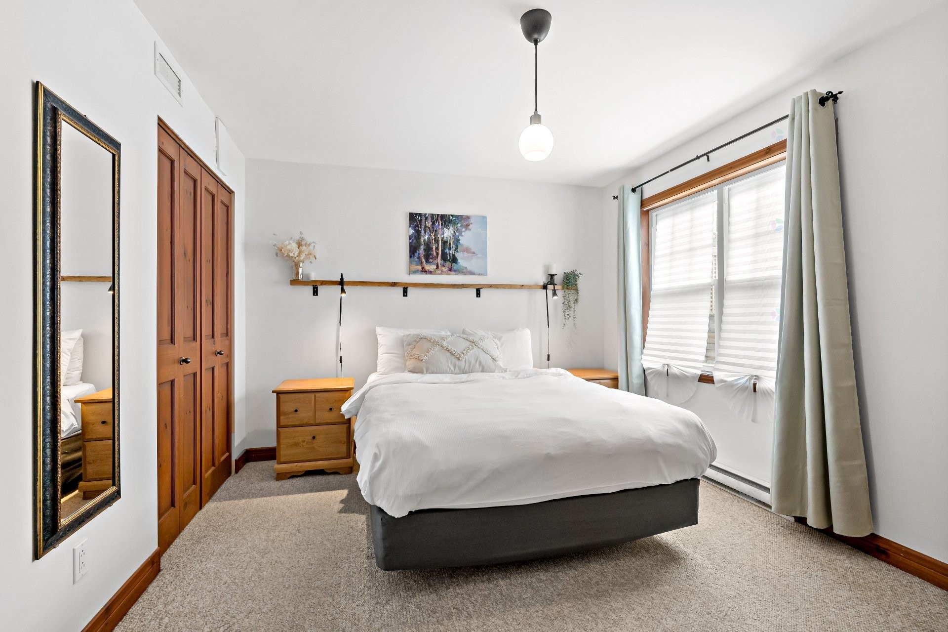 









205


Rue du Mont-Plaisant

, 3,
Mont-Tremblant,




QC
J8E1L2

